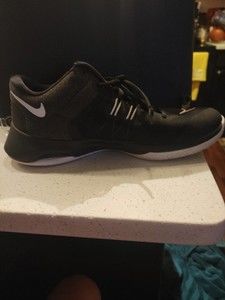 NIKE Air Versatile II Basketball Shoes -  Size 11 Model 921711-001